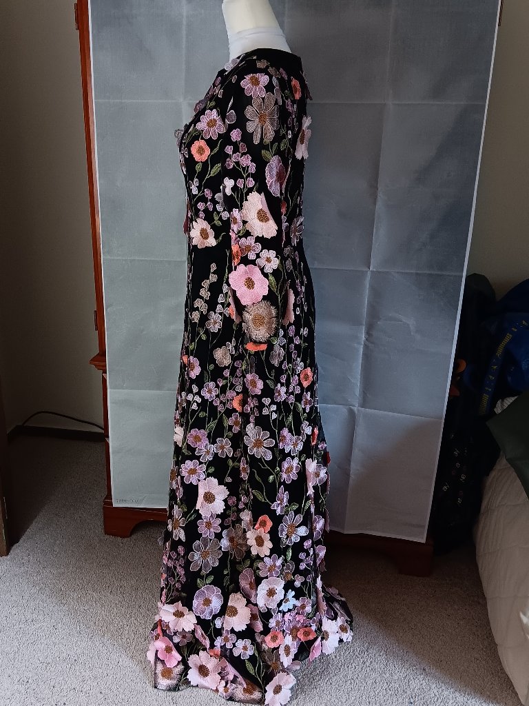 Mondressy Gown 6 Formal Evening A-Line 3d Flower Applique Mob — image 5 of 8